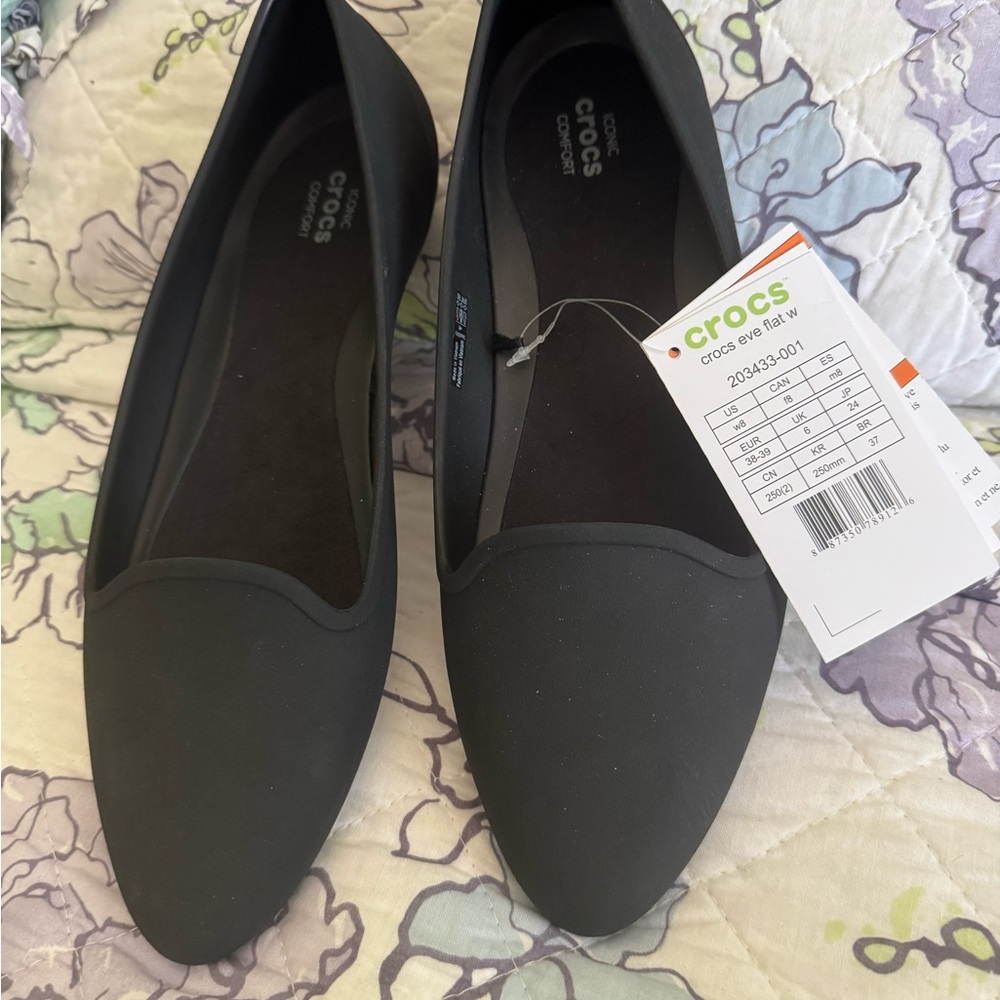 Crocs Women's Black Flat loafer New 8